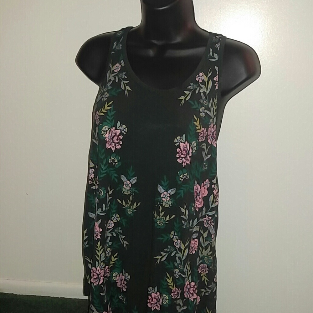 Mudd Floral Tank Top **$4 in Bundle**